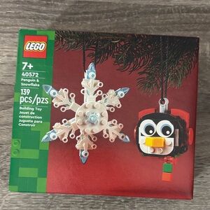 Lego 40572 Holiday & Event Christmas Penguin and Snowflake NWT